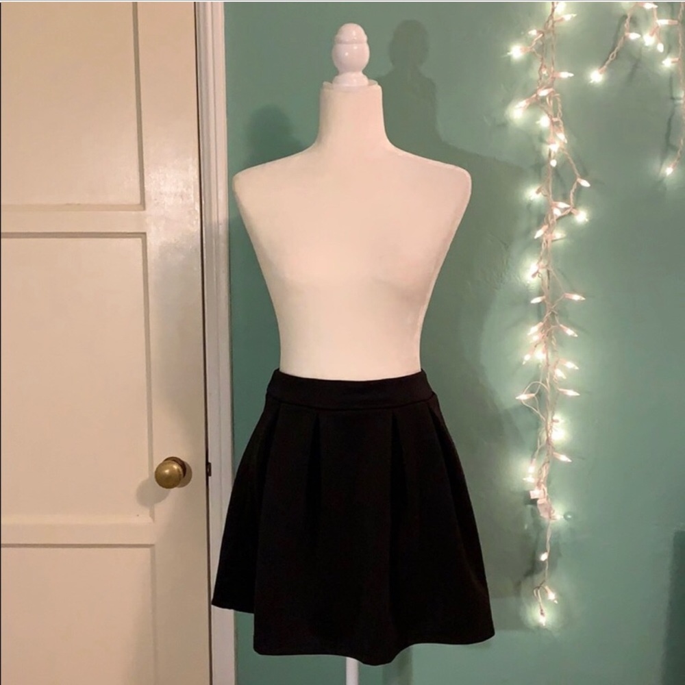Pleated Mini Skirt - Black